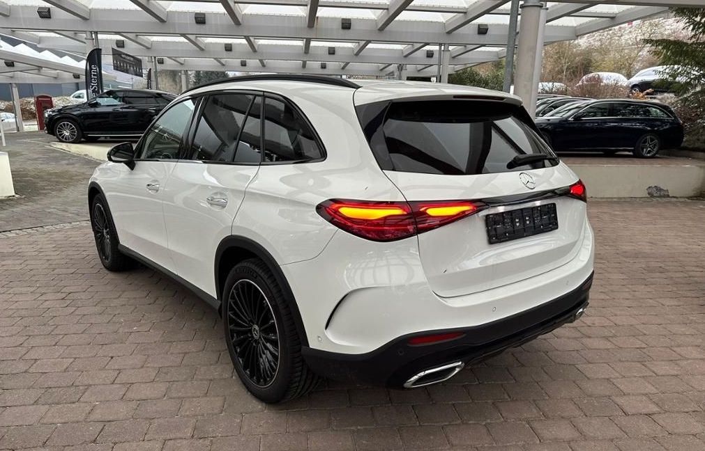 Mercedes GLC 220d 4matic AMG | novinka skladem | nový model | předváděcí německé auto ihned | bílá Polar nemetalická | SUV | nákup online | AUTOiBUY.com